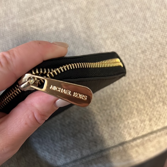 MICHAEL Michael Kors Jet Set East West Top Zip Tote and wallet Combo - Picture 2 of 9